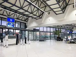 Zone d'embarquement No&nbsp;1.