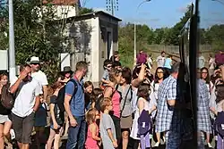 Affluence lors de l’arrêt en gare du train des plages circulant entre Saumur et Les Sables-d'Olonne.