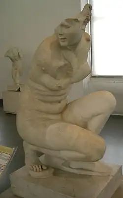 Aphrodite accroupie.