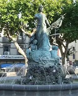 Fontaine de la République, haut de l'Esplanade.