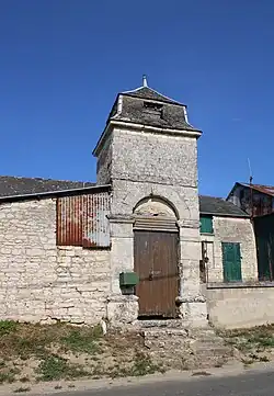 Pigeonnier-porche à Séchelles.