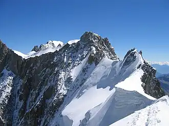 Vue de l'aiguille de Rochefort et des Grandes Jorasses depuis le bas de la Dent du Géant.