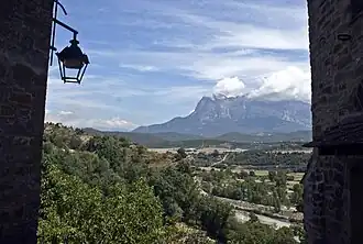 La Peña Montañesa&nbsp;(es), vue depuis Aínsa.