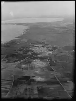Vue aérienne d'Isdoud en 1932.