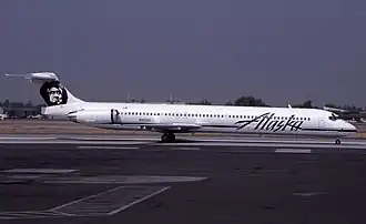 Le McDonnell Douglas MD-83 d'Alaska Airlines impliqué dans l'accident, ici en septembre 1992.