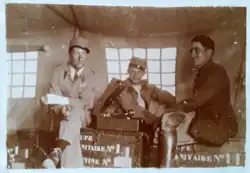 Photographie d'Albert Chemin et d'officiers du groupe sanitaire N°1, 1932, Aghembou.