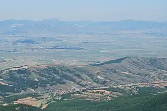 La plaine de Pélagonie vue depuis un massif avoisinant.