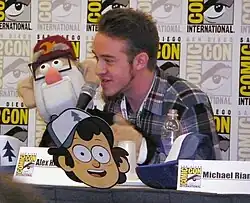 Description de l'image Alex Hirsch and Grunkle Stan puppet at San Diego Comic-Con International 2013.jpg.