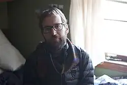 Description de l'image Alex McAulay headshot 2.jpg.