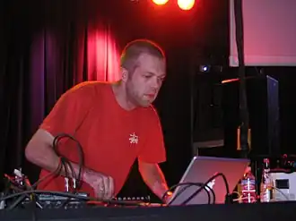 Description de l'image Alexsmoke-liveinseattle.jpg.