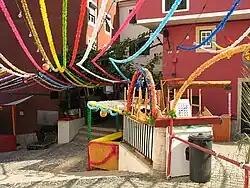 Alfama décoré pour la fête.
