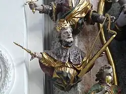 David, une cithare à la main.