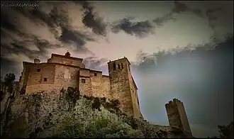 Photographie d’une église-fort.