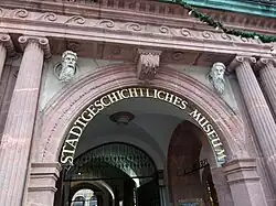 Portail principal – chefs de Lotter et Widemann?