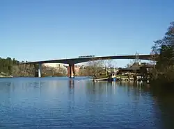 Alviksbron vu de Stora Essingen.