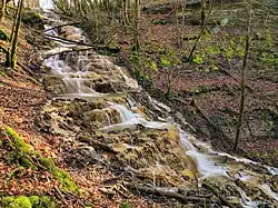 Cascades de tuf sur le ruisseau de Comboyer.