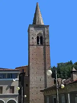Campanile de Église Saint-Augustin d'Amandola
