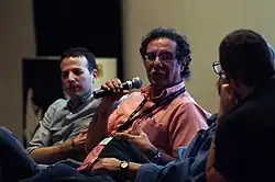 Amat Escalante (à gauche)