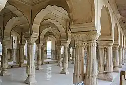 Le Diwan-i-Khaas (salle des audiences privées).