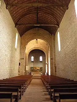 Nef de l'église Notre-Dame d'Ambrières-les-Vallées.