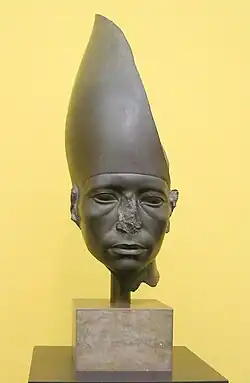 Portrait d'Amenemhat&nbsp;III dans le style réaliste