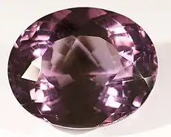 Améthyste taillée – Minas Gerais, Brésil – 22&nbsp;×&nbsp;18&nbsp;mm.