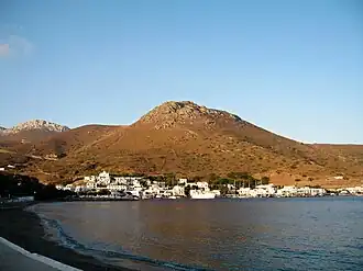 Site de Minoa, sur la colline dominant Katapola.