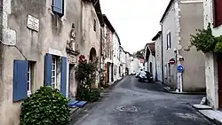 La rue Panecau avec la maison natale de Bertrand Ducournau.