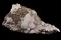 Analcime avec chabazite, apophyllite et mordénite, Martinique (36 × 18 cm)