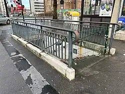 Accès condamné vers l'accès no&nbsp;4.