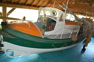 Ancien canot de sauvetage