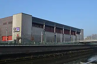 La façade nord vers la Sambre.