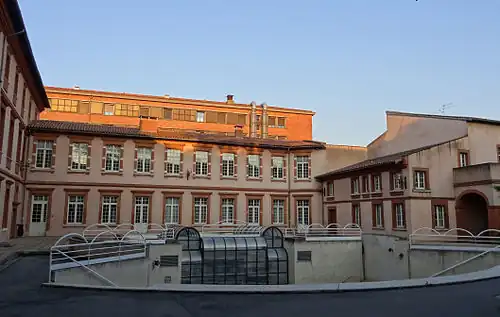 no&nbsp;17 : cour principale du conservatoire.