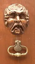 Mascaron sur la porte de l'ancien hôtel de Clapiers-Cabris.