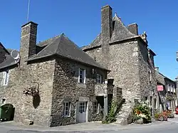 Le pavillon de Rohan vu de côté