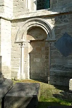 Porte murée.