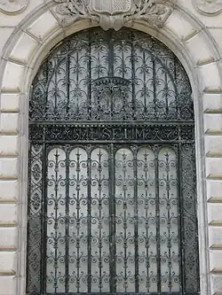 Ancienne grille d'entrée.