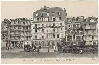 Au début du XXe&nbsp;siècle : villa Le Courlis, hôtel Bellevue, hôtel des étrangers et hôtel Beau Rivage (ex-rue Aguado).