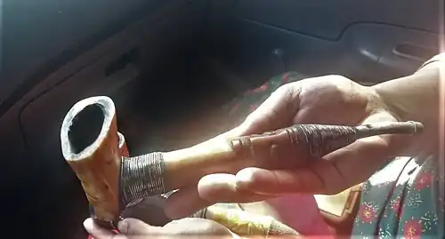 Pipe ancienne sculptée.