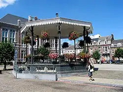 Place des Tilleuls - Le kiosque (1879).