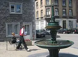 Place du Perron - La fontaine du Perron (1992) ..