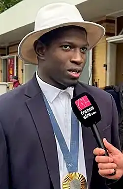 Description de cette image, également commentée ci-après