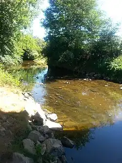 La rivière Anglin en direction de Dunet en 2016.