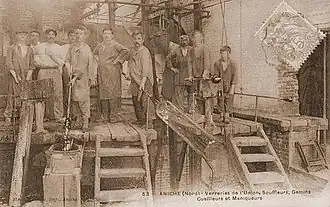 Verrerie de l'union : souffleurs, gamins, ceuilleurs, maniqueurs.