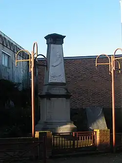 Le monument aux morts.