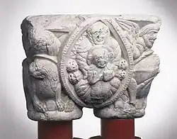 Vierge à l'Enfant. Crucifixiion, chapiteau de l'ancienne abbaye conservé au musée des Augustins de Toulouse.