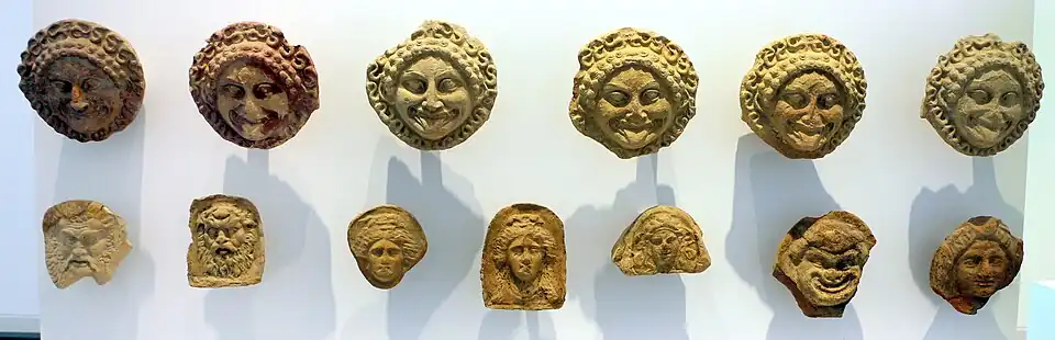 Antéfixes du sanctuaire d'Apollon à Krimisa, vers 350-300 av. J.-C.