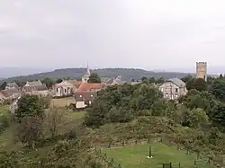 Antenne sismique vue du haut de la tour