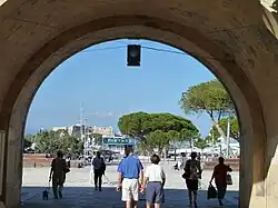 Capitainerie et Fort Carré