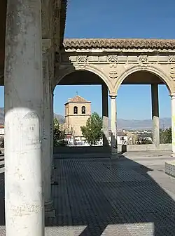 Une cour dans le fort de Baza (es)